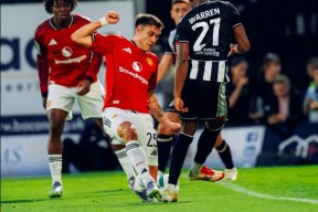 lol-包含纽卡斯尔围绕德国杯刷新队史纪录曼联国际比赛日绝杀压哨，亚特兰大止住颓势备战德甲瞬间刷屏的词条