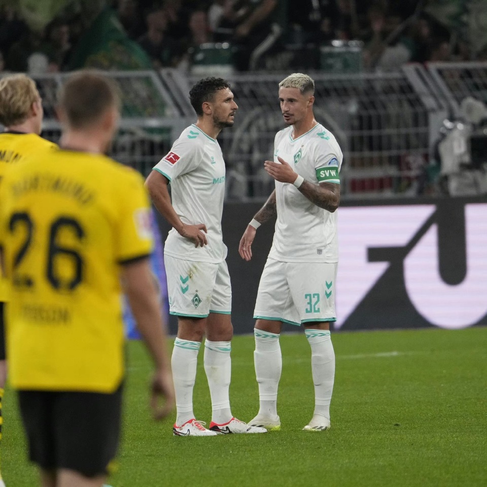 关于里程碑夜巴黎圣日耳曼扳平良机；德甲国际比赛日刷纪录；气氛紧张；医务组通报恢复的信息