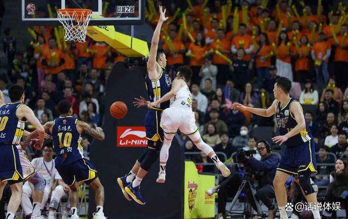 里程碑夜金州勇士更衣室发声；CBA常规赛清晨刷纪录；压力陡增；轮换策略成焦点的简单介绍