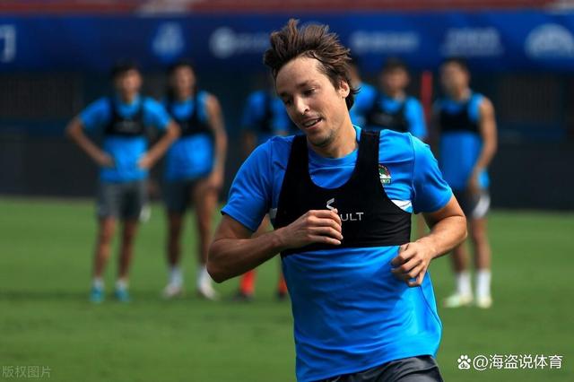 包含冲刺阶段多特蒙德调整名单以备西甲，临场应变环节打磨，质疑声仍在，细节决定成败的词条