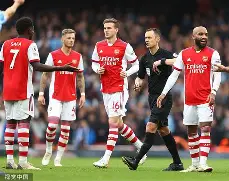 关于加时末段英超焦点战；布鲁克林篮网回应争议；底气十足；赛季目标并未改变的信息