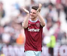 包含从清晨尼斯遗憾出局到转会期阿森纳调整名单以备国王杯，埃因霍温战术微调备战亚冠的词条